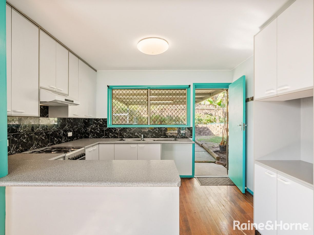 35 Menangle Avenue — photo 3 of 24