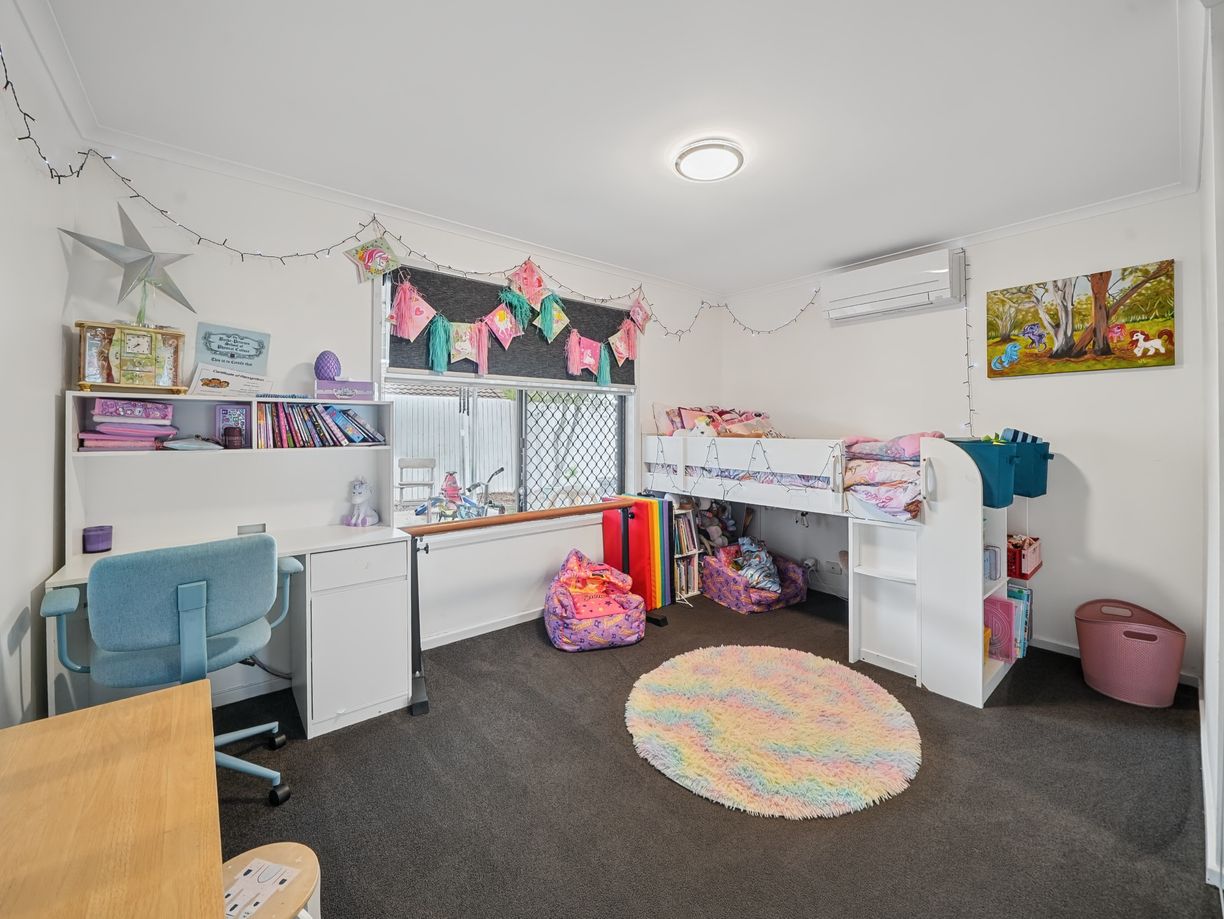 23 Pegasus Avenue — photo 12 of 22