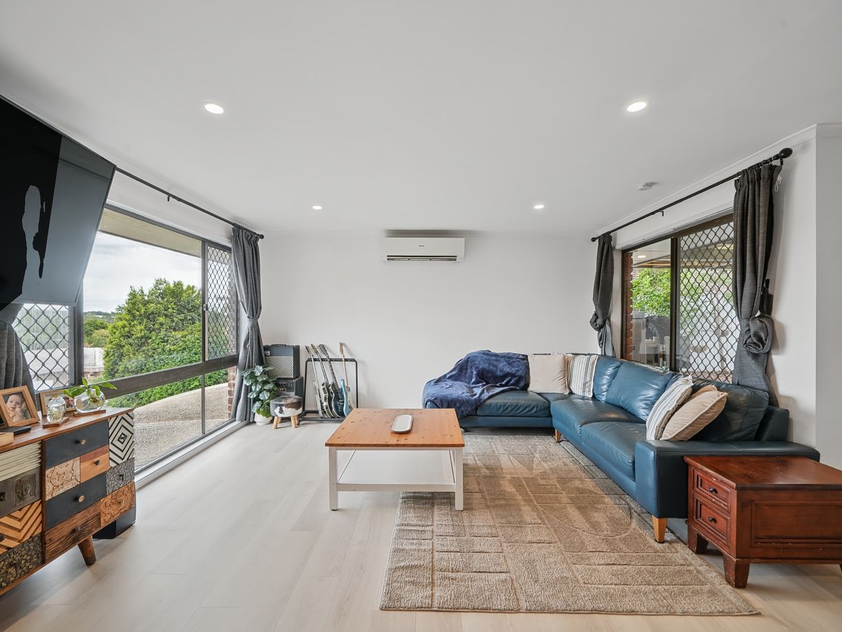 23 Pegasus Avenue — photo 4 of 22
