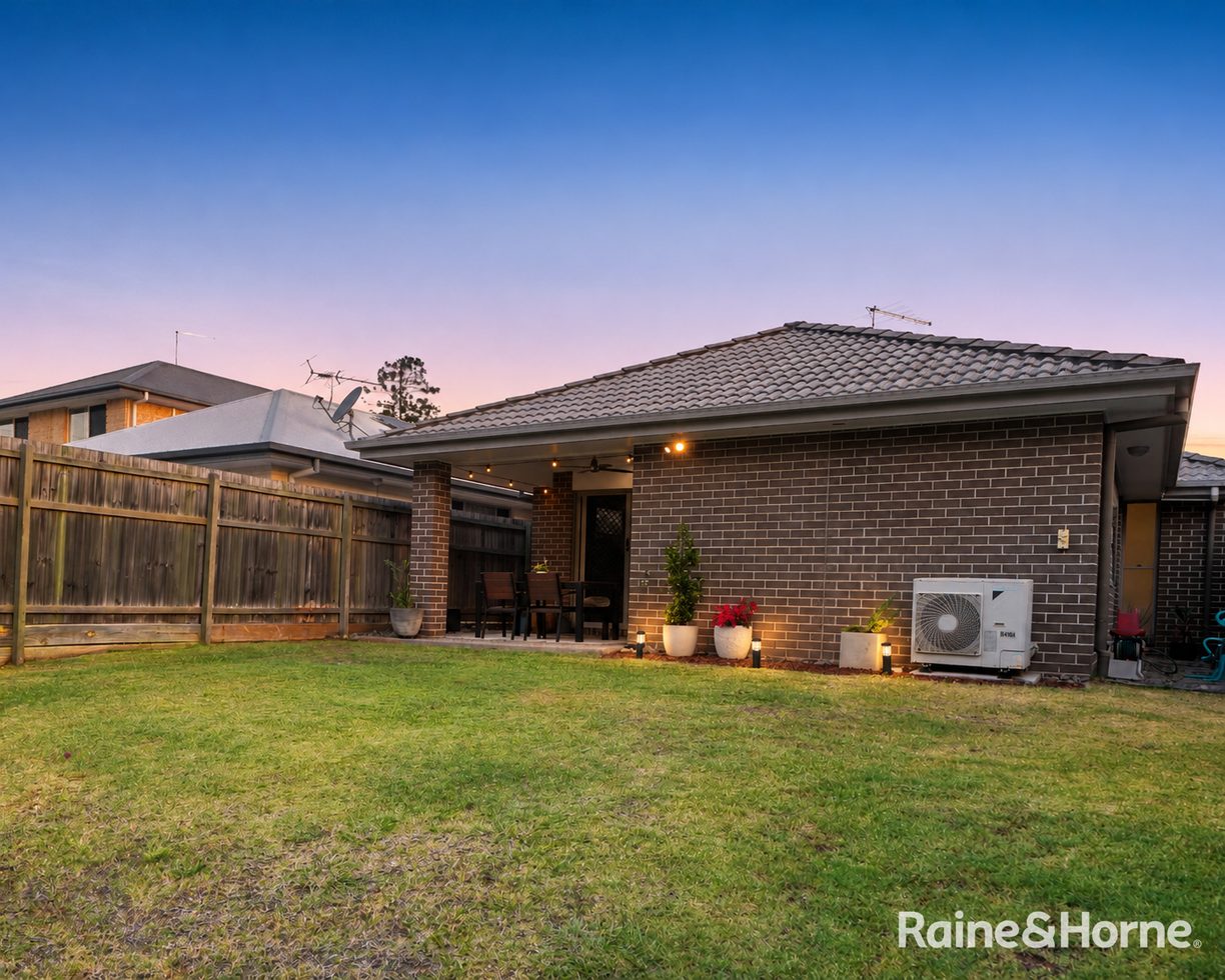 53 Carlingford Circuit — photo 12 of 26