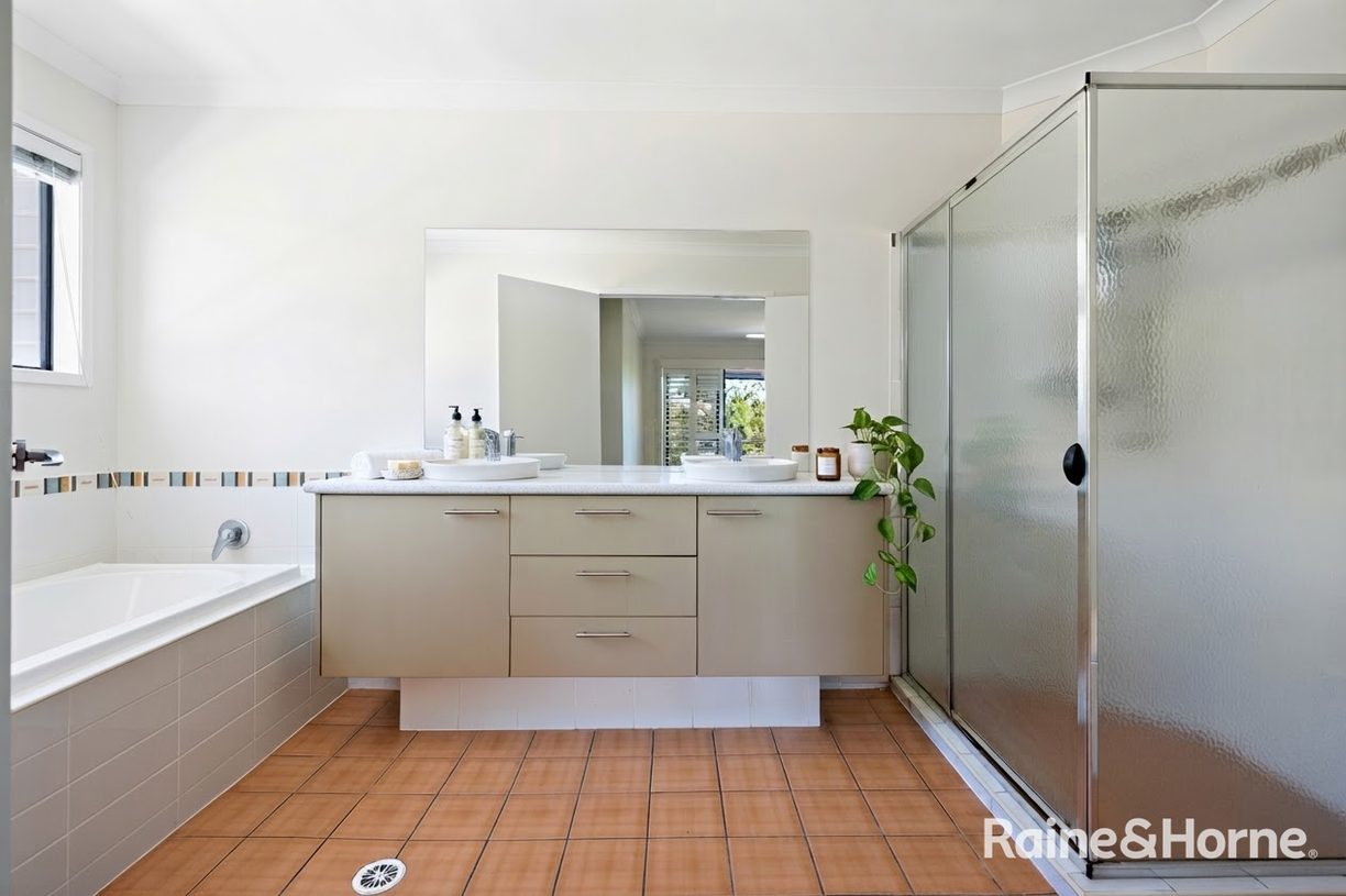 24 Thomson Close — photo 14 of 19