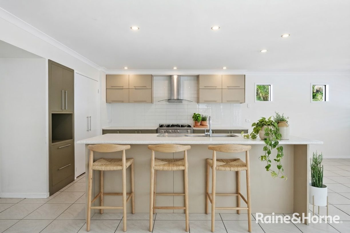 24 Thomson Close — photo 5 of 19