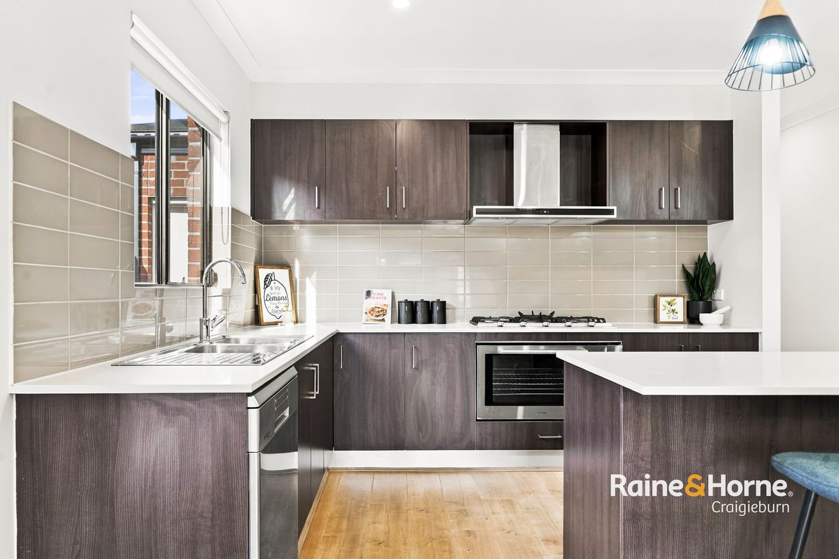 15 Oriel Road — photo 4 of 30
