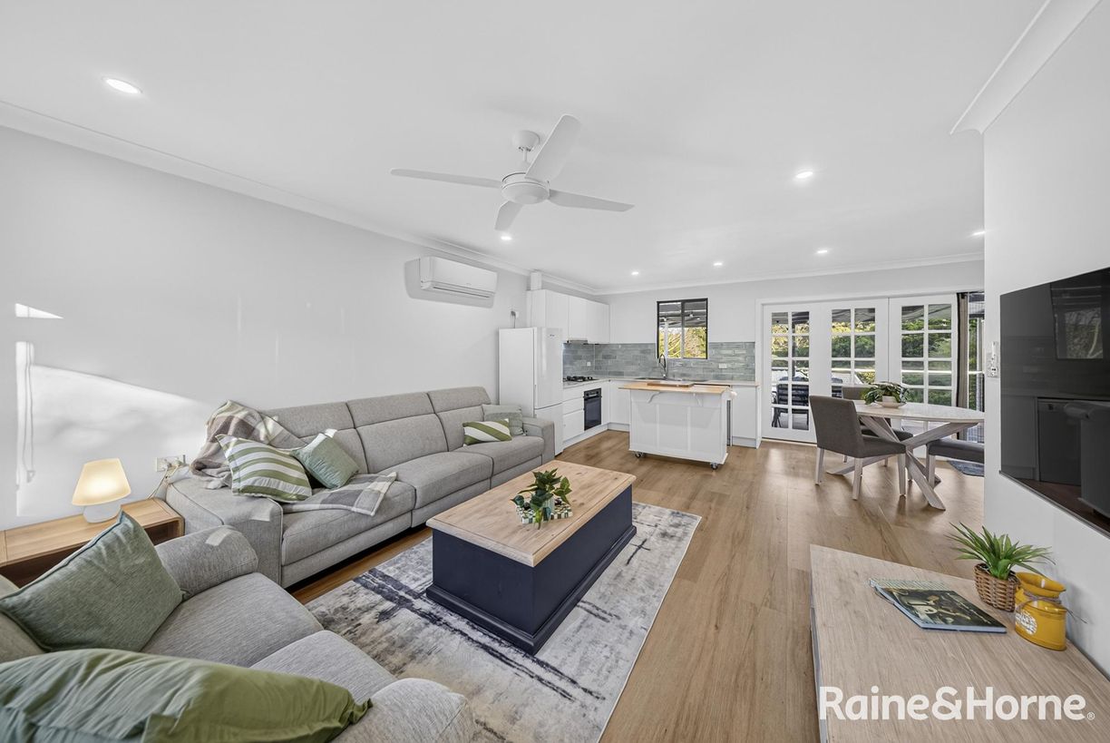 16 Willandra Crescent — photo 3 of 20