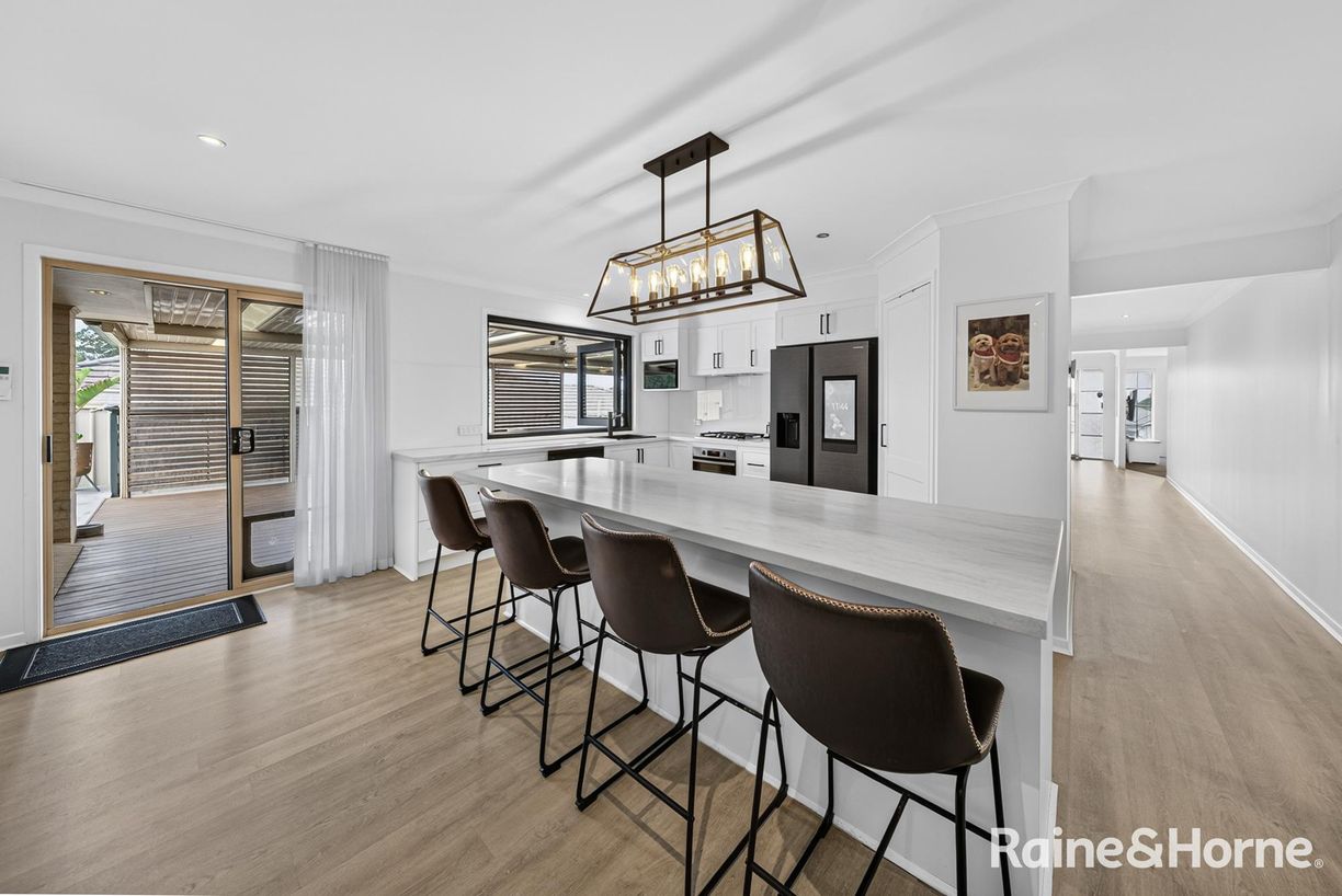 85 Clayton Crescent — photo 3 of 30