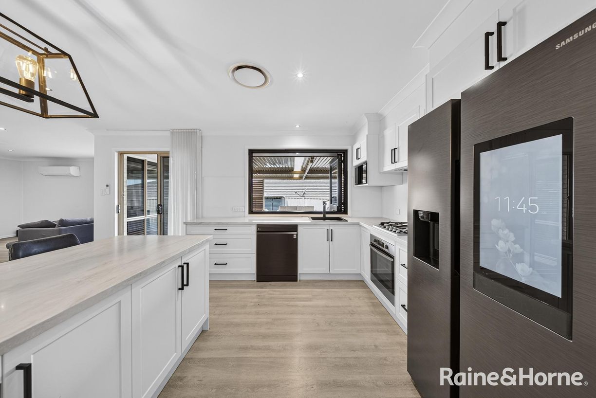 85 Clayton Crescent — photo 5 of 30
