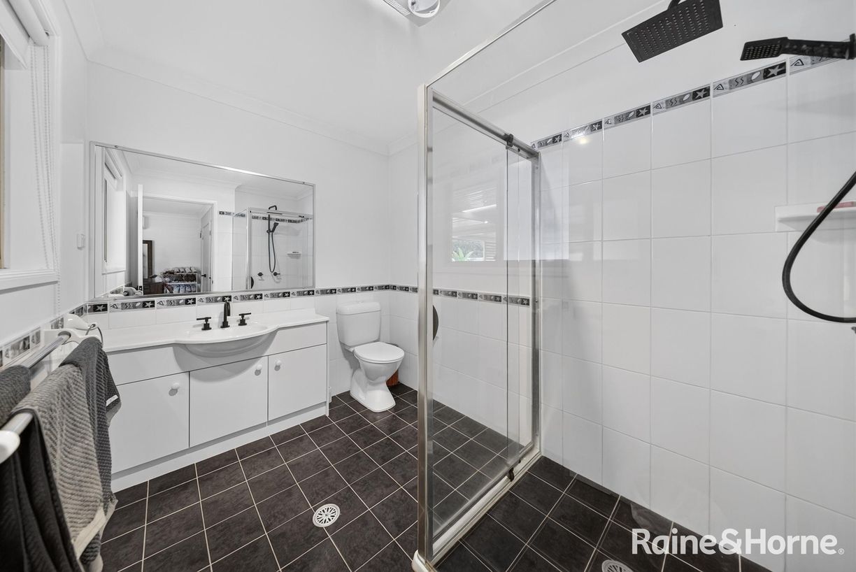 85 Clayton Crescent — photo 12 of 30