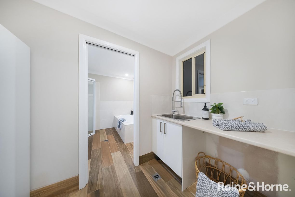 27 Joan Street — photo 16 of 25