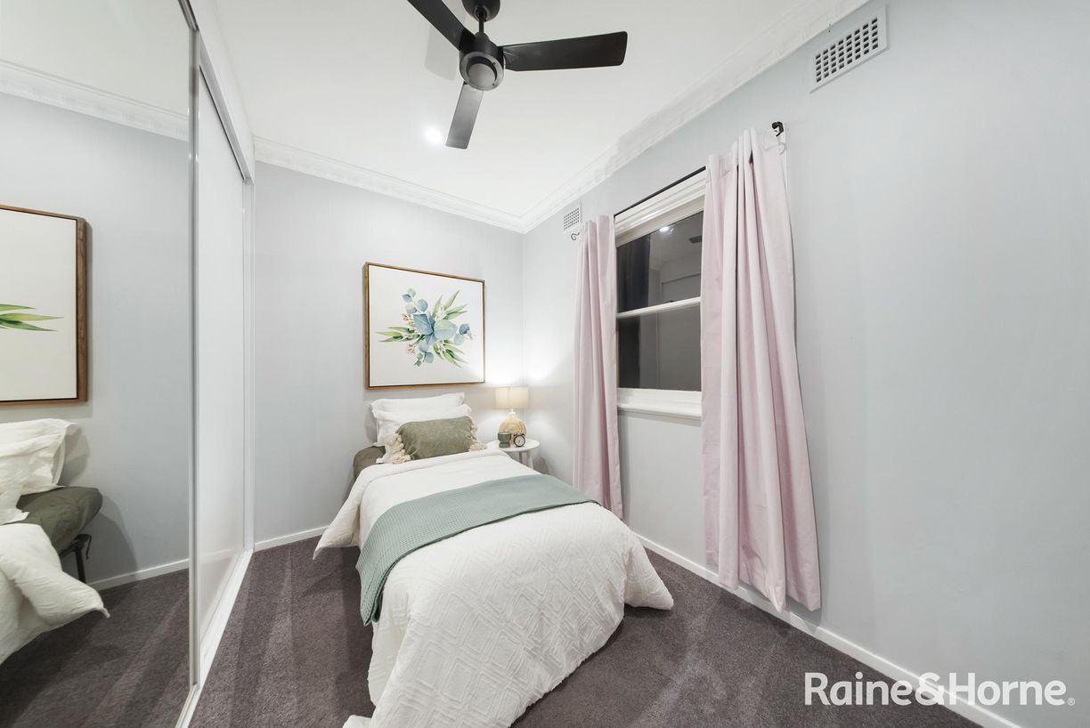 27 Joan Street — photo 12 of 25