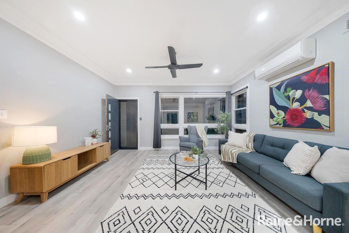 27 Joan Street — photo 4 of 25