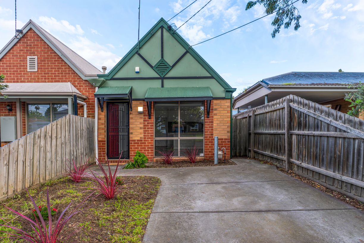 3/103 Churchill Avenue — photo from Raine & Horne Braybrook