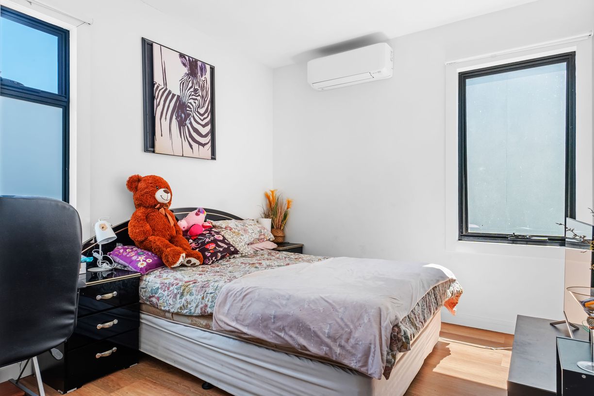 2/20 Mclennan Street — photo 10 of 16