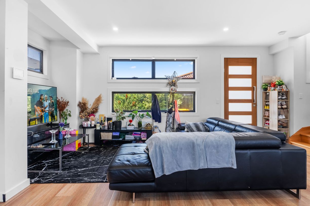 2/20 Mclennan Street — photo 3 of 16