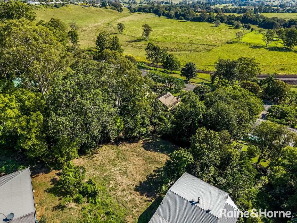 6 Gibson Lane — photo 2 of 4