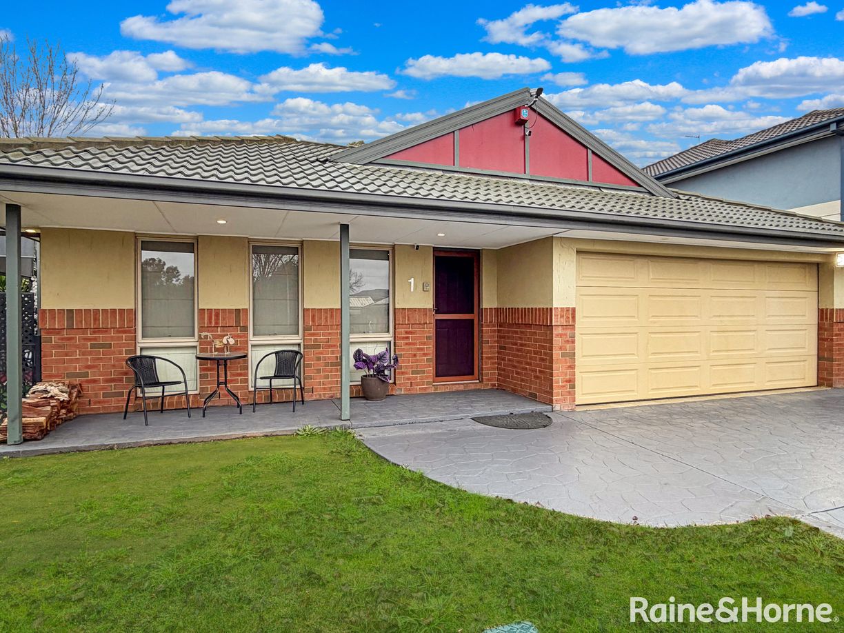 1 Bluestone Gardens, Jerrabomberra NSW 2619