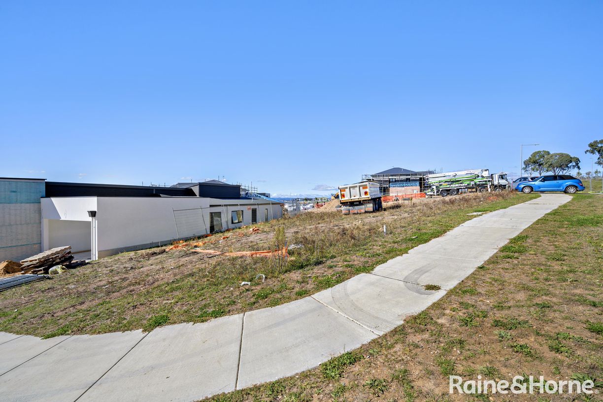 20 Rosanove Crescent — photo 4 of 8