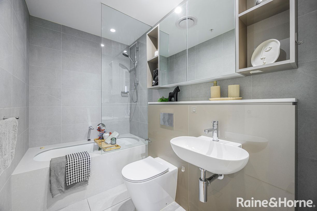 2201B/101 Waterloo Road — photo 11 of 24