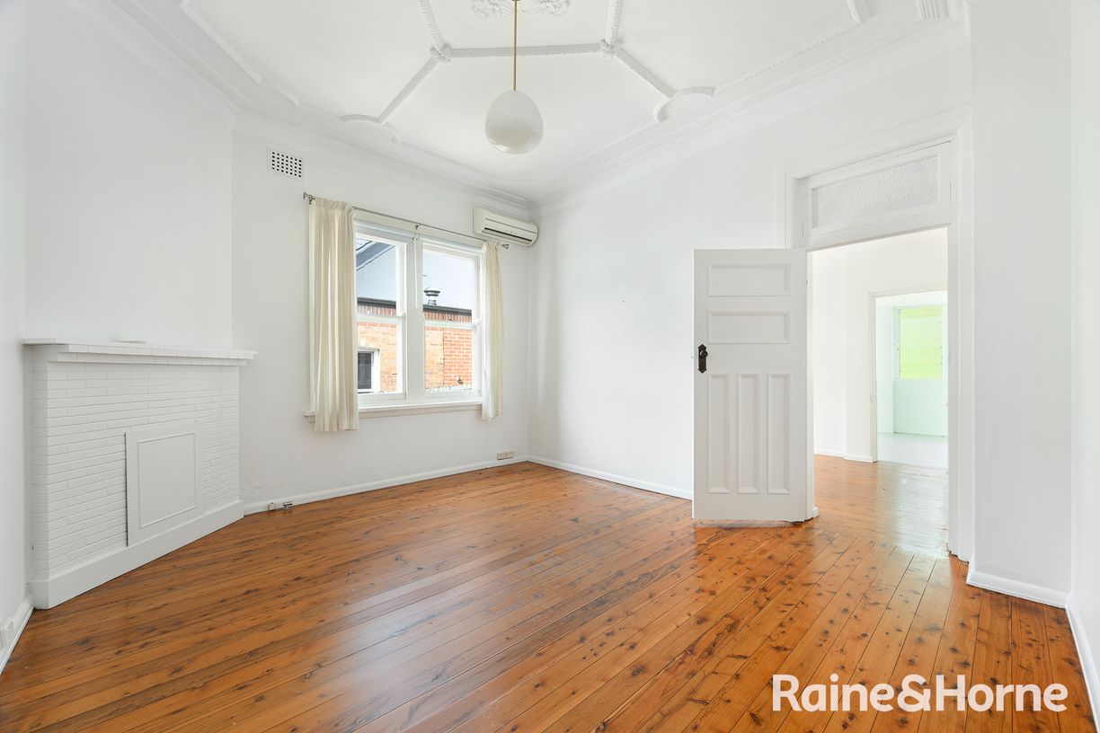 8 Cobar Street — photo 7 of 12