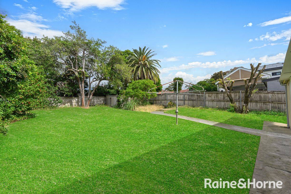 8 Cobar Street — photo 3 of 12