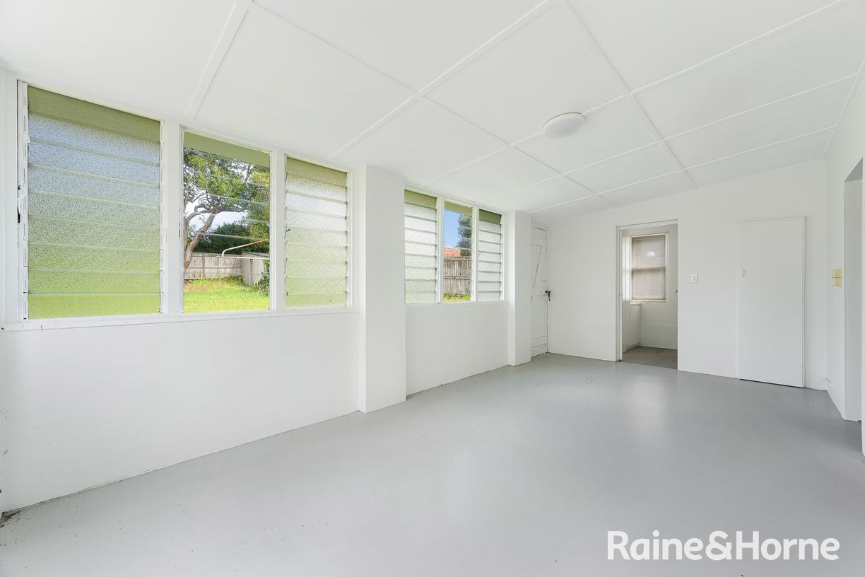 8 Cobar Street — photo 9 of 12
