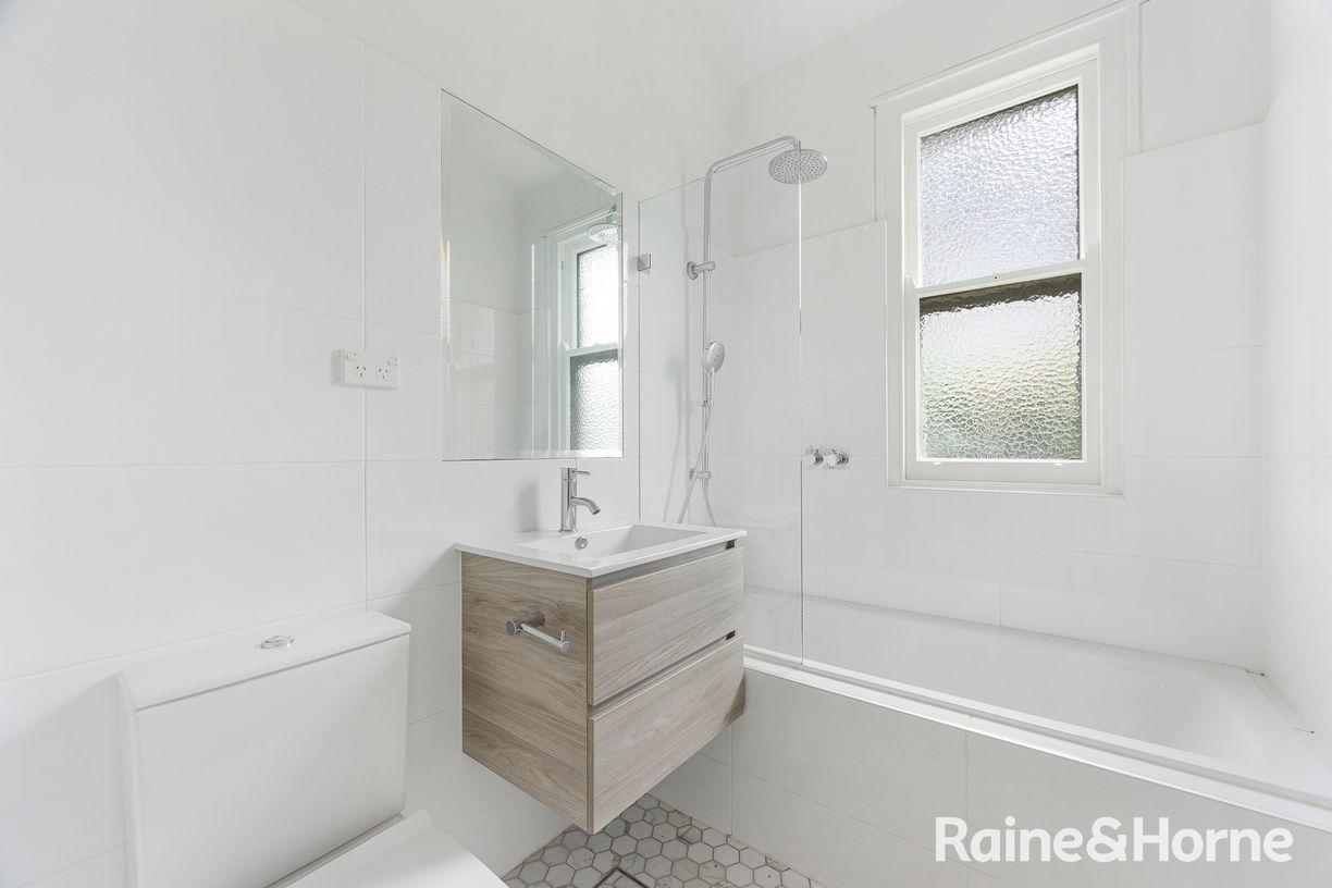 8 Cobar Street — photo 8 of 12