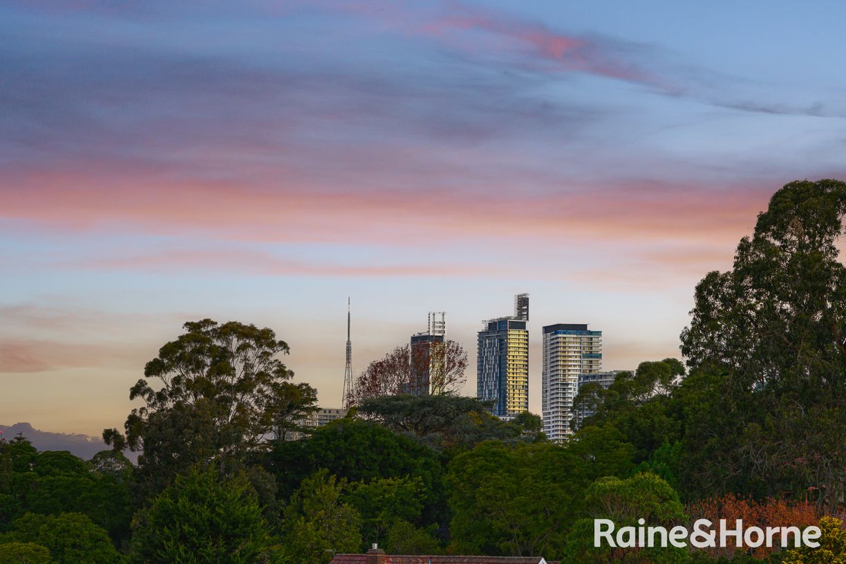 18 Carnarvon Road — photo 13 of 17