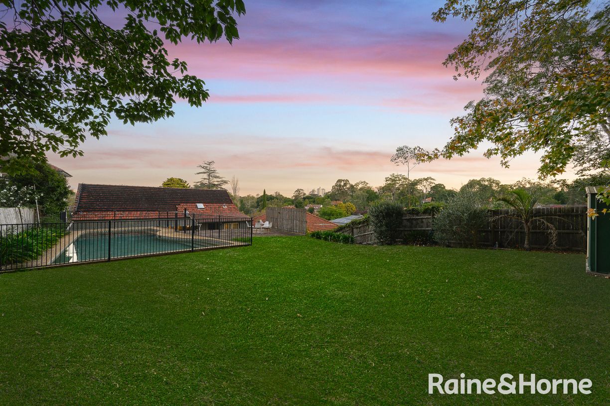 18 Carnarvon Road — photo 10 of 17