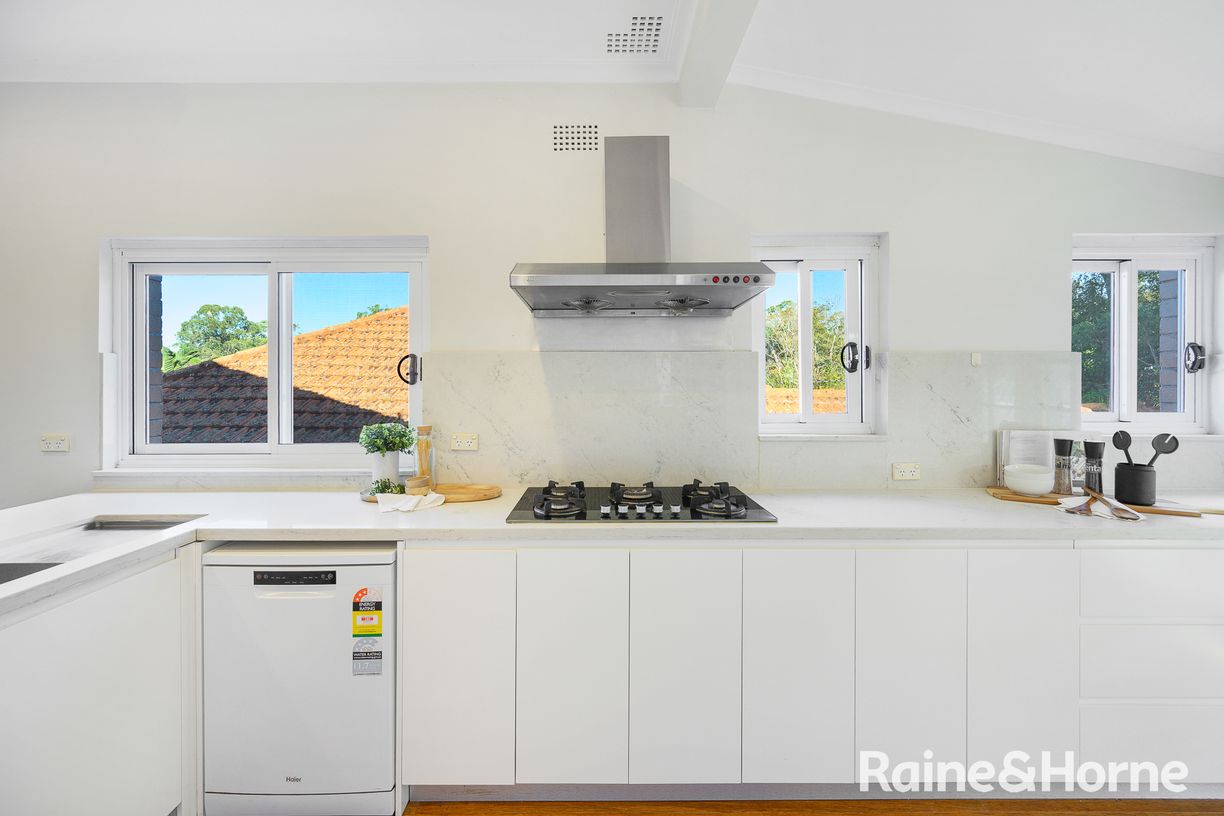 18 Carnarvon Road — photo 5 of 17