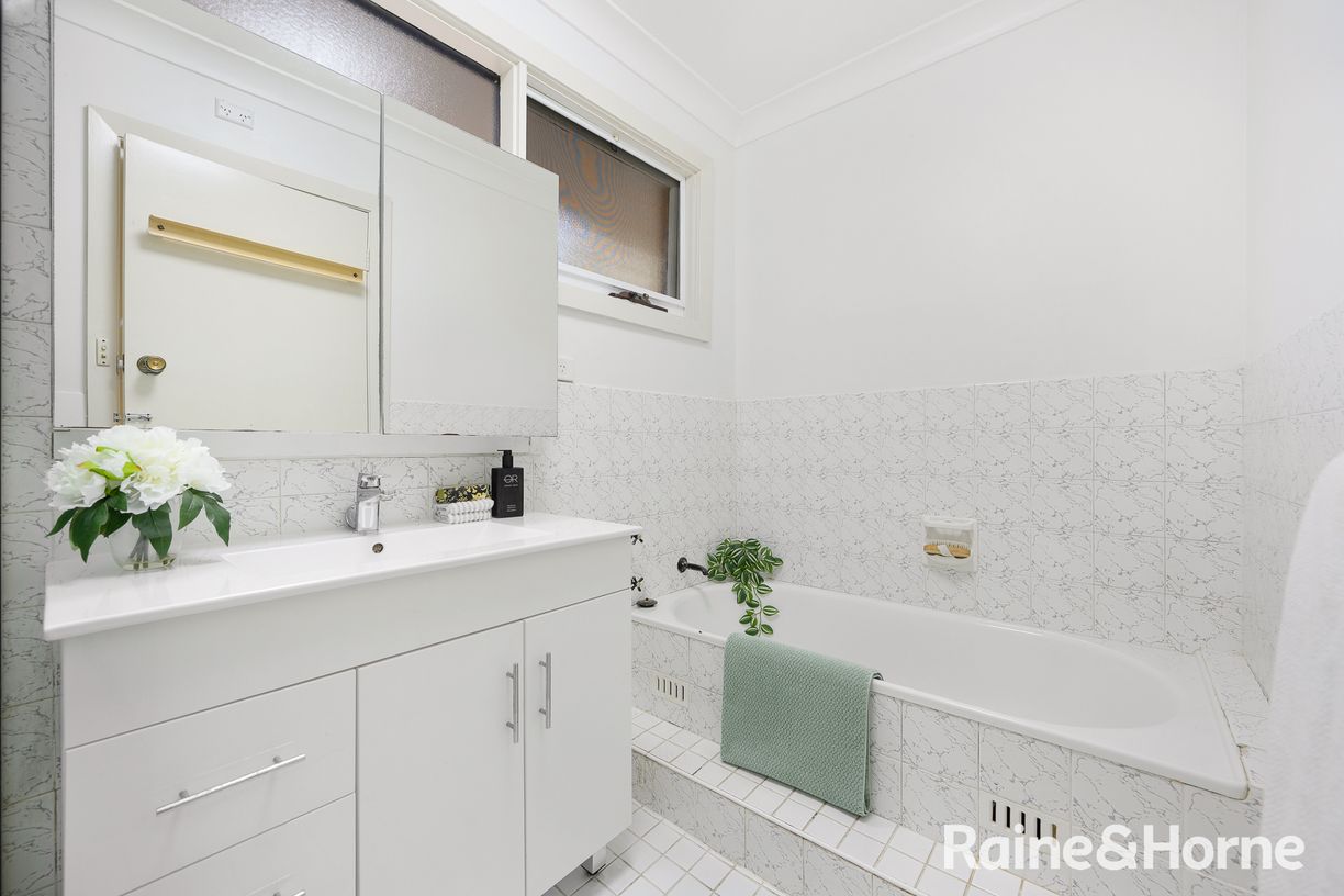 31 Eastgate Avenue — photo 11 of 23