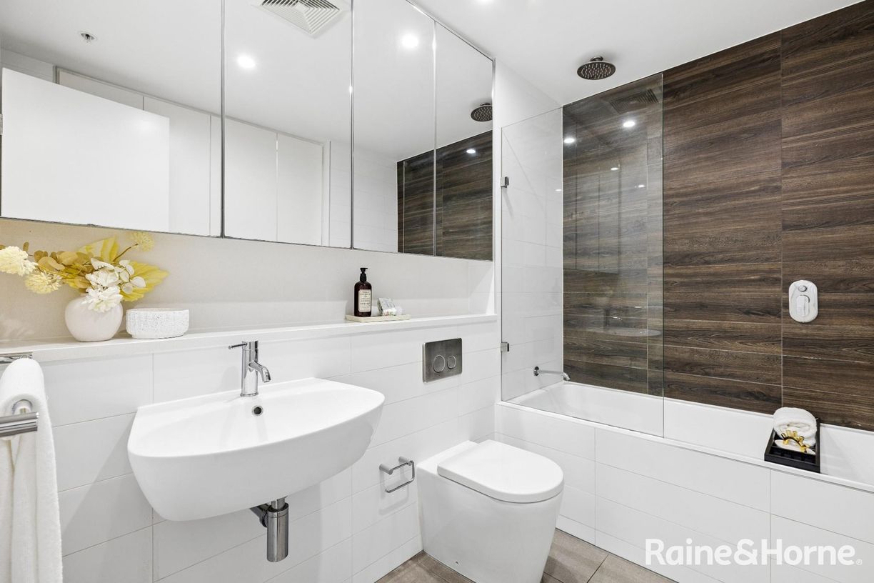 1201C/1 Muller Lane — photo 8 of 16