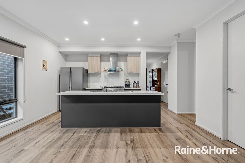 28 Sloane Drive — photo 4 of 14