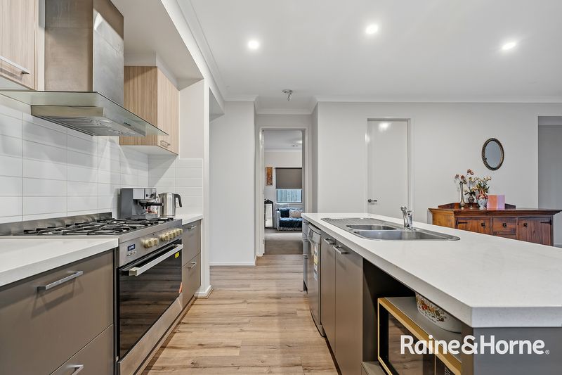 28 Sloane Drive — photo 5 of 14