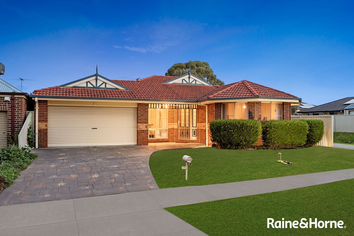 37 Gatehouse Parade — photo from Raine & Horne Cranbourne