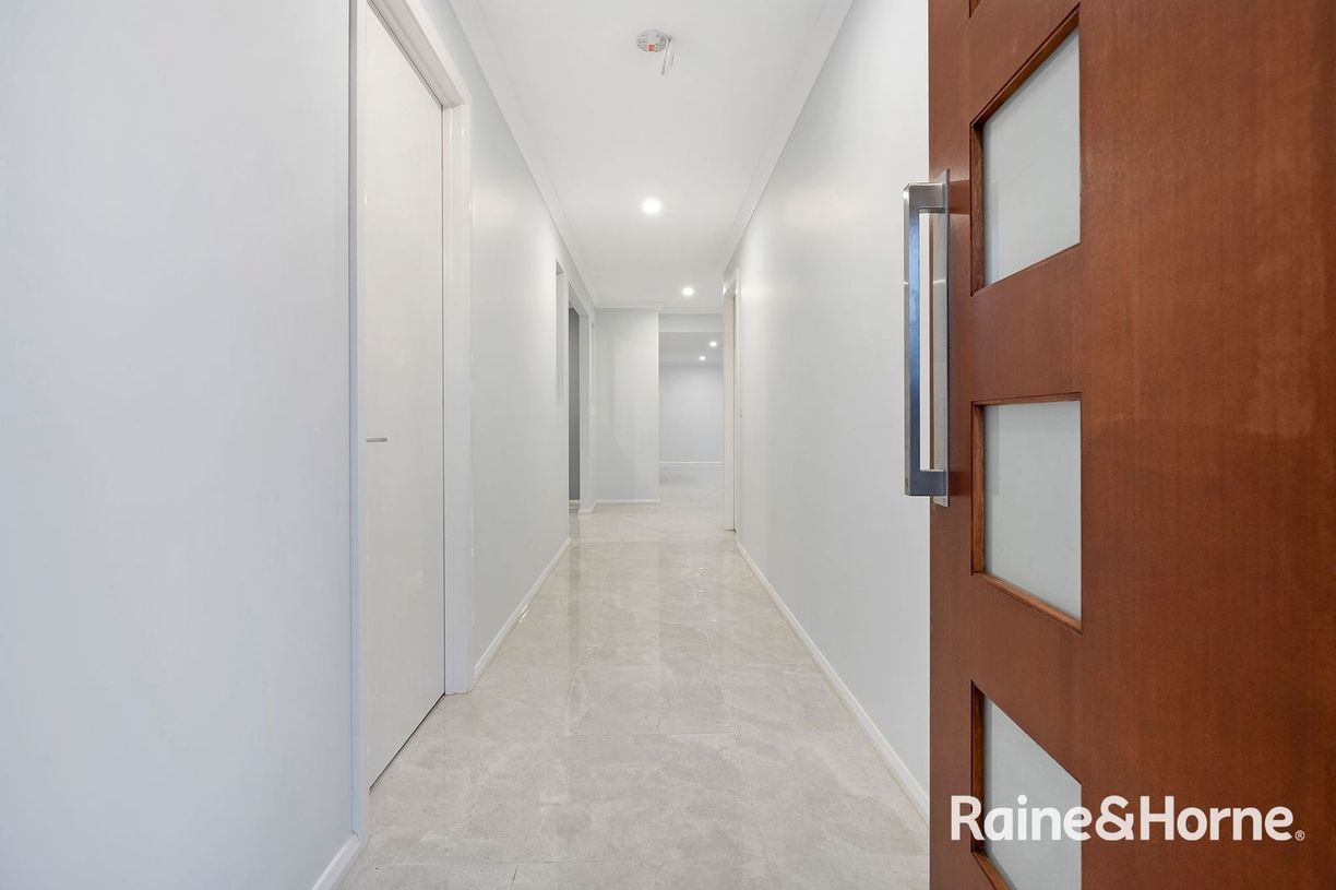 28 Thulian Street — photo 2 of 11