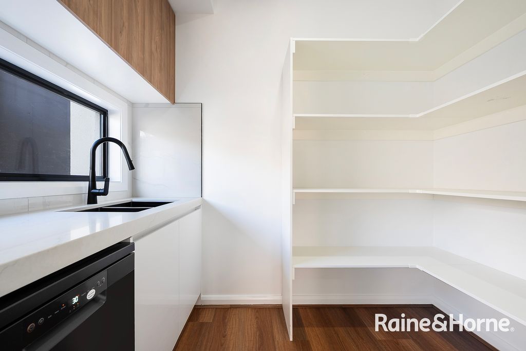 11 Baxter Street — photo 3 of 8