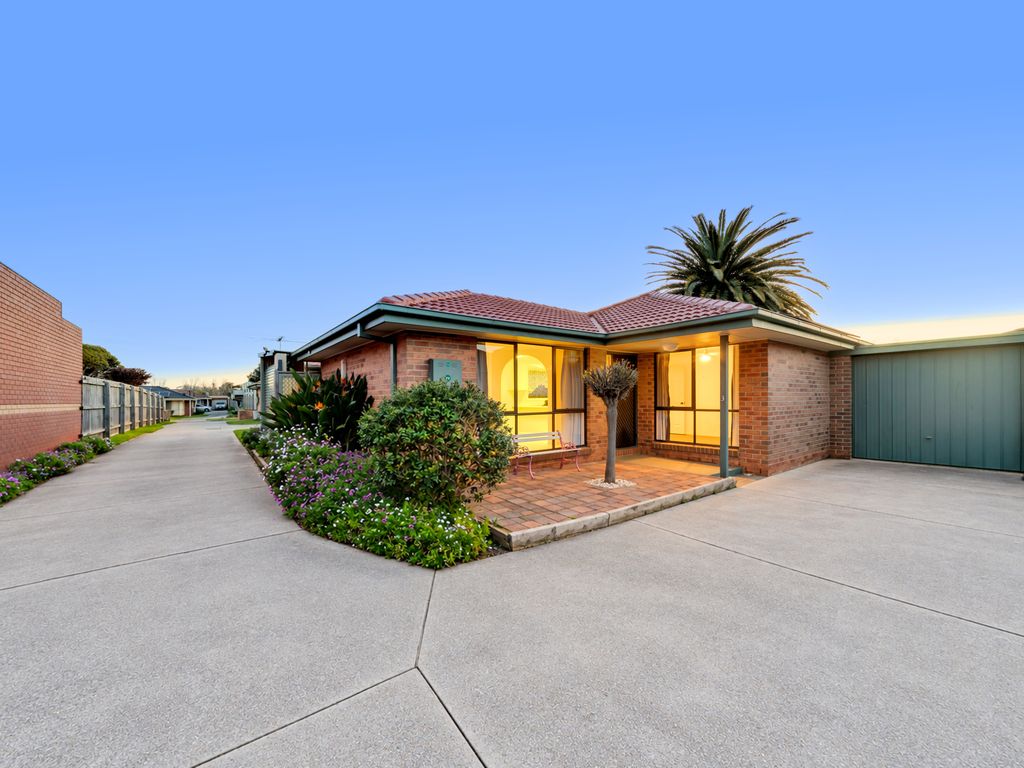 3/1 Duff Street — photo from Raine & Horne Cranbourne
