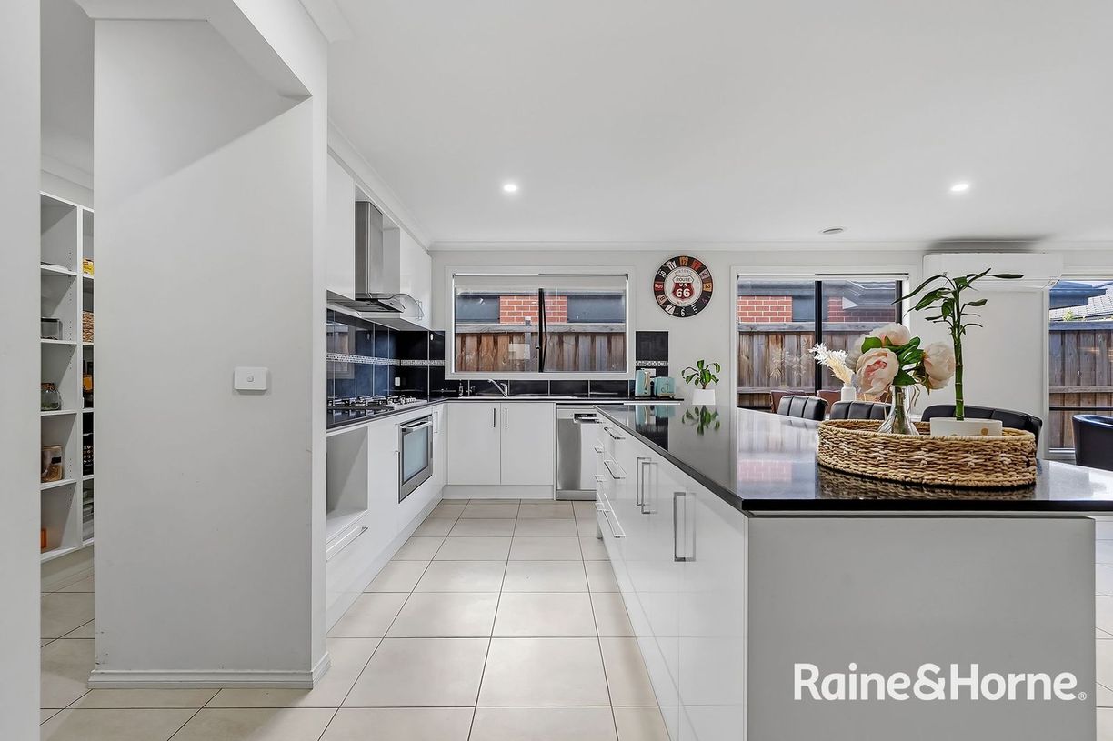 56 Grande Belmond Avenue — photo 6 of 13