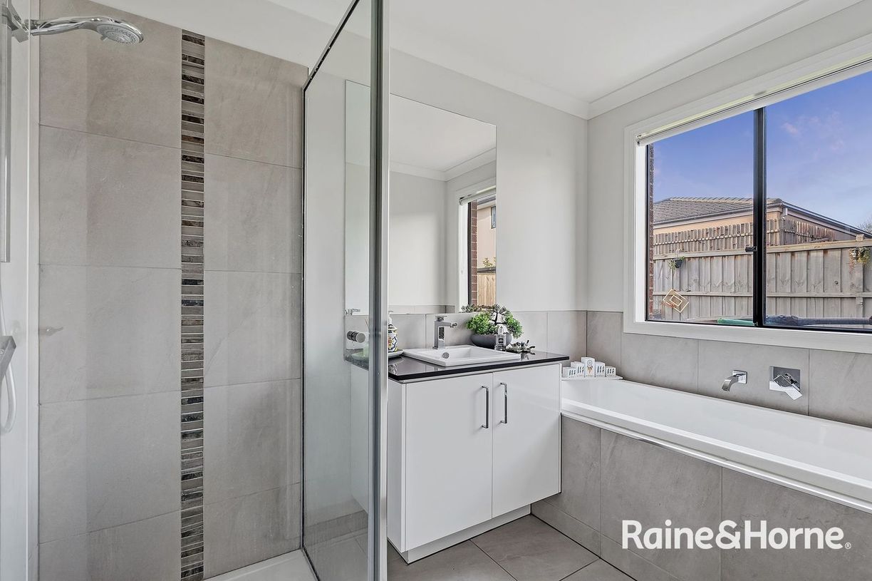56 Grande Belmond Avenue — photo 7 of 13