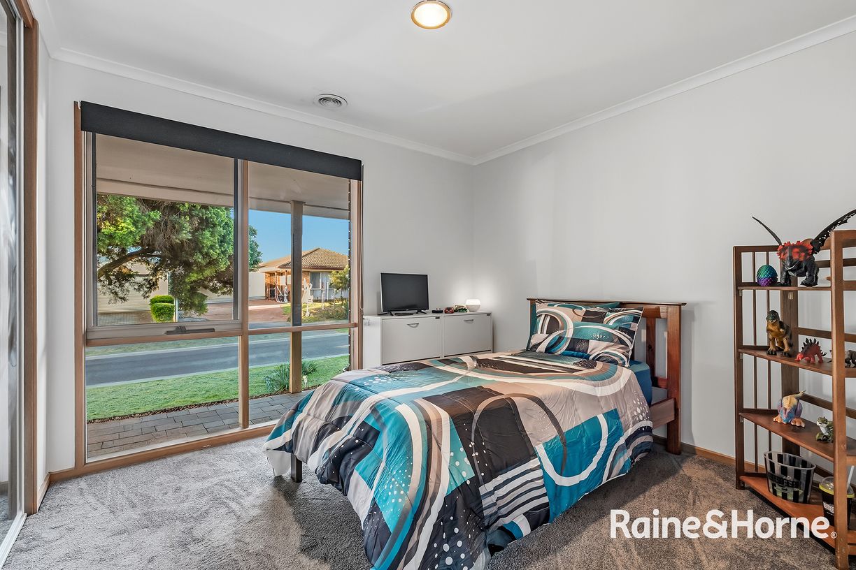 11 Lansell Drive — photo 11 of 18