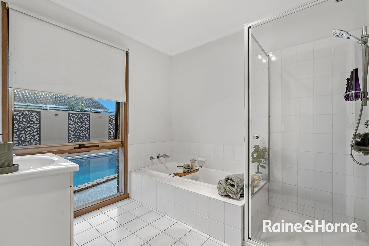 11 Lansell Drive — photo 10 of 18