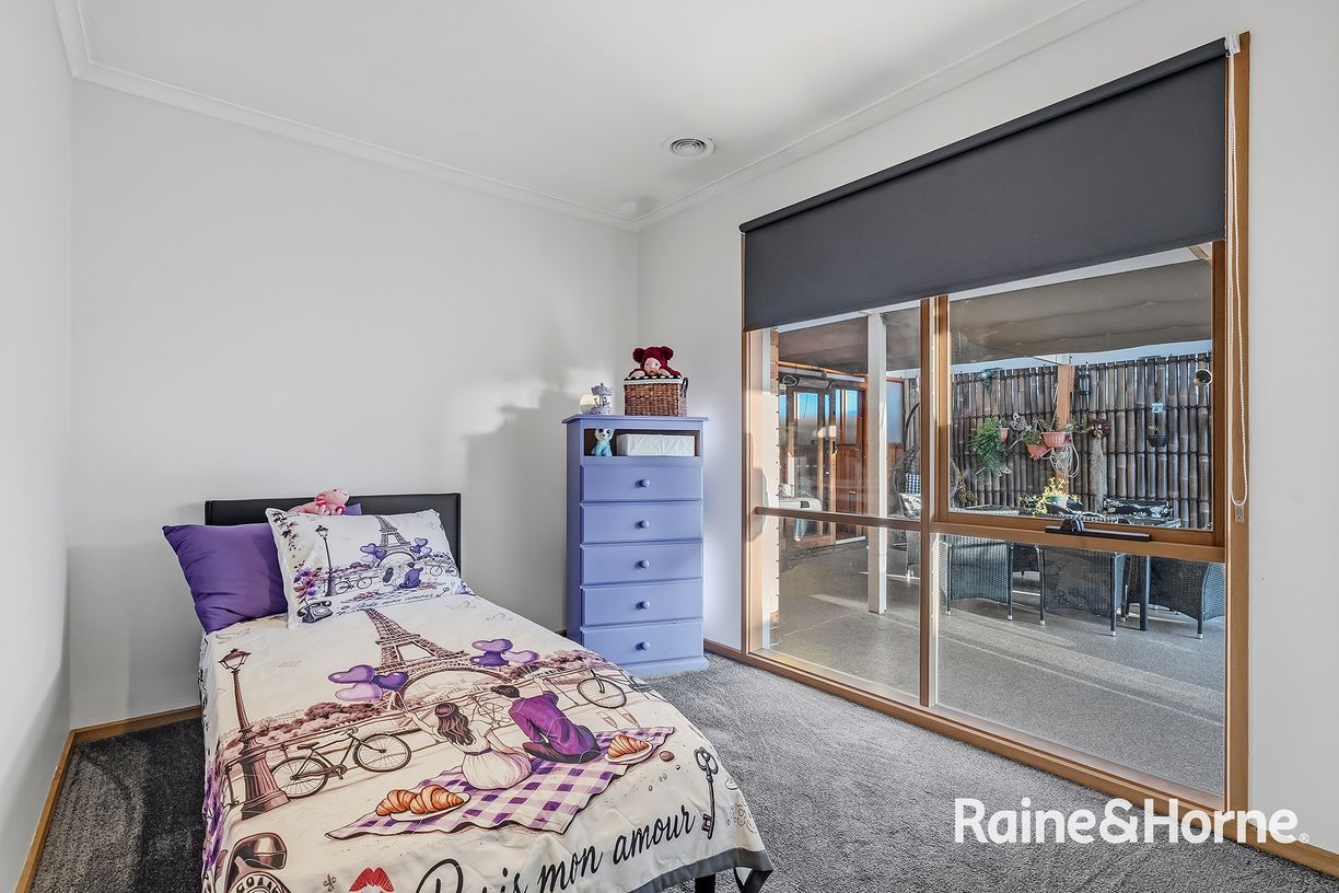 11 Lansell Drive — photo 13 of 18