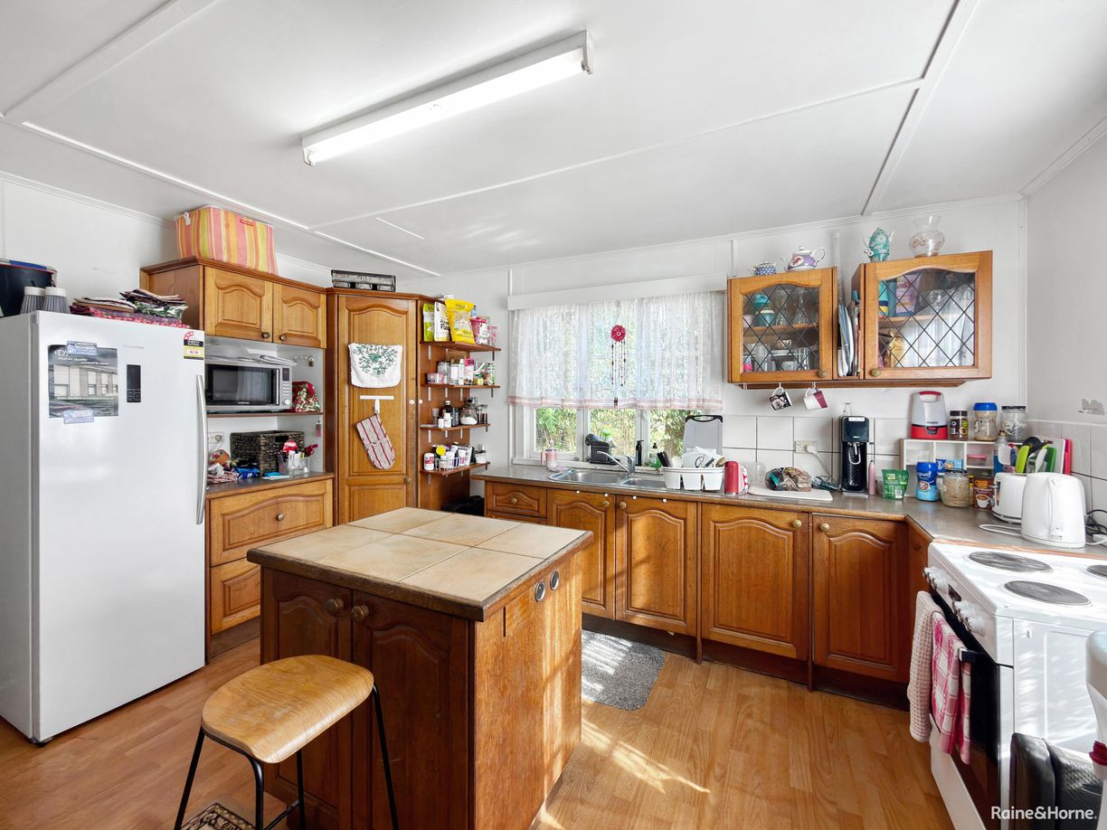 52 Tully Falls Road — photo 3 of 18