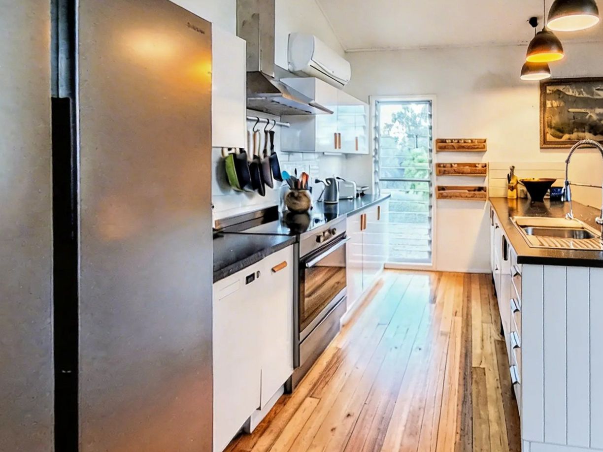 82 Eucalyptus Road — photo 7 of 30