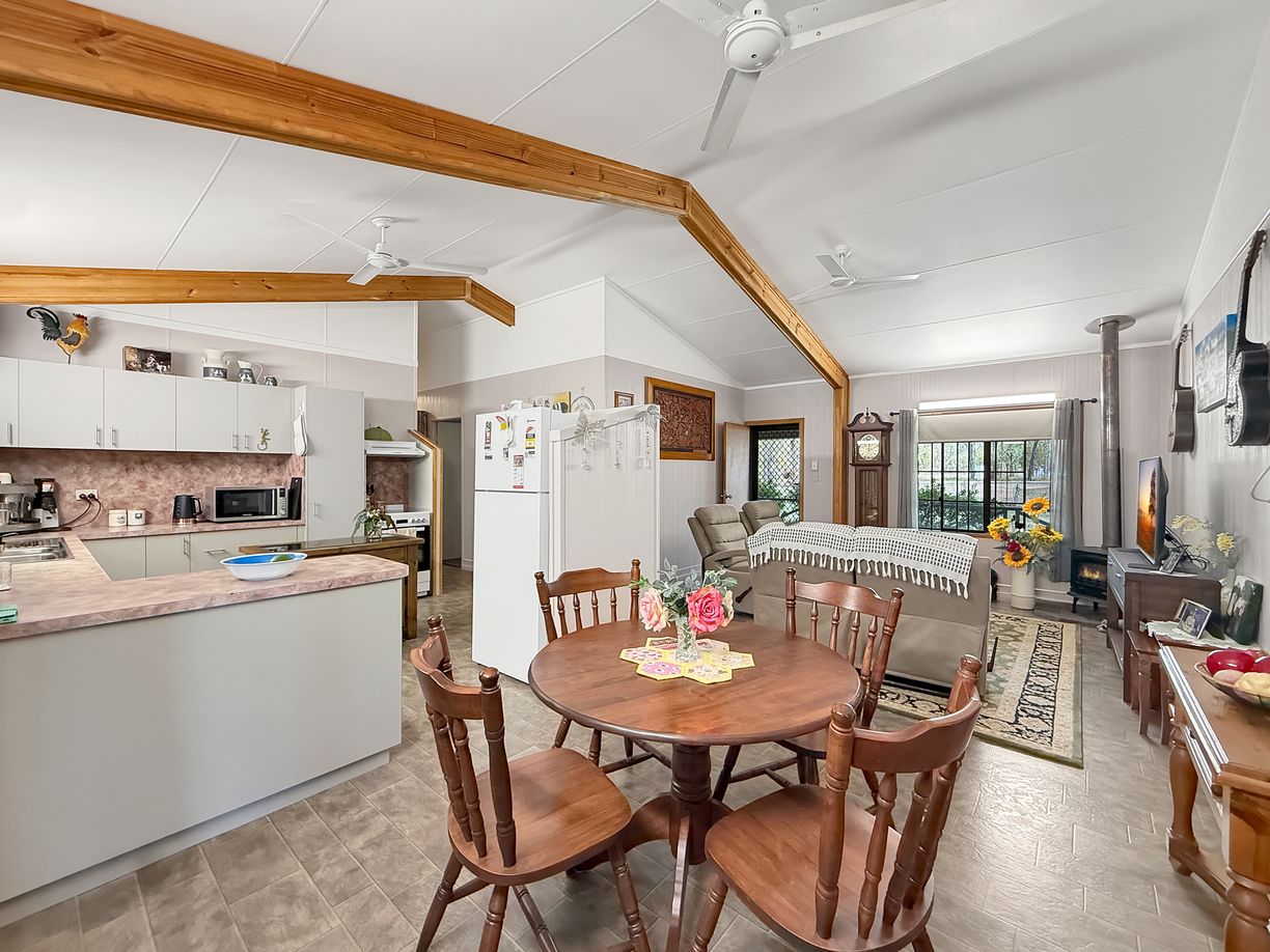 27 Agate Street — photo 3 of 19