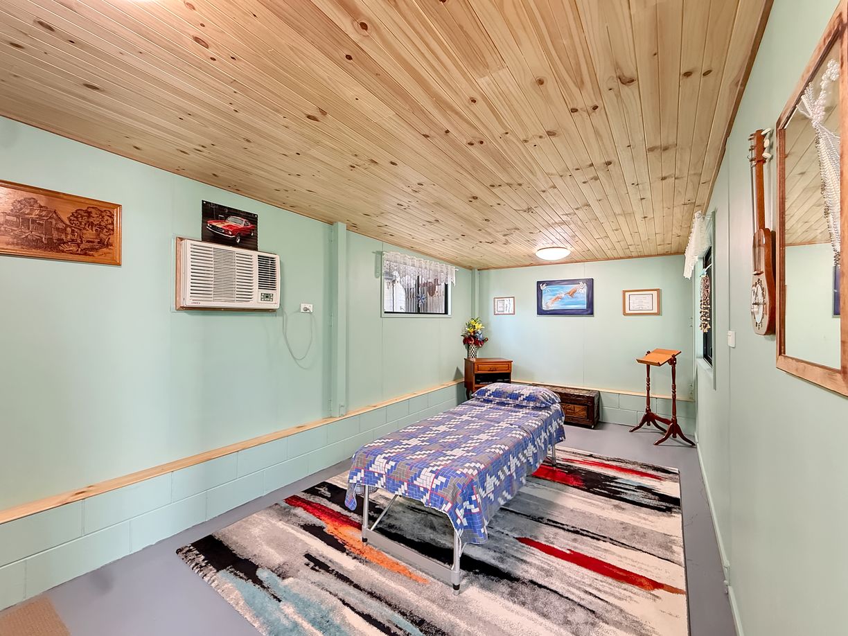 27 Agate Street — photo 16 of 19