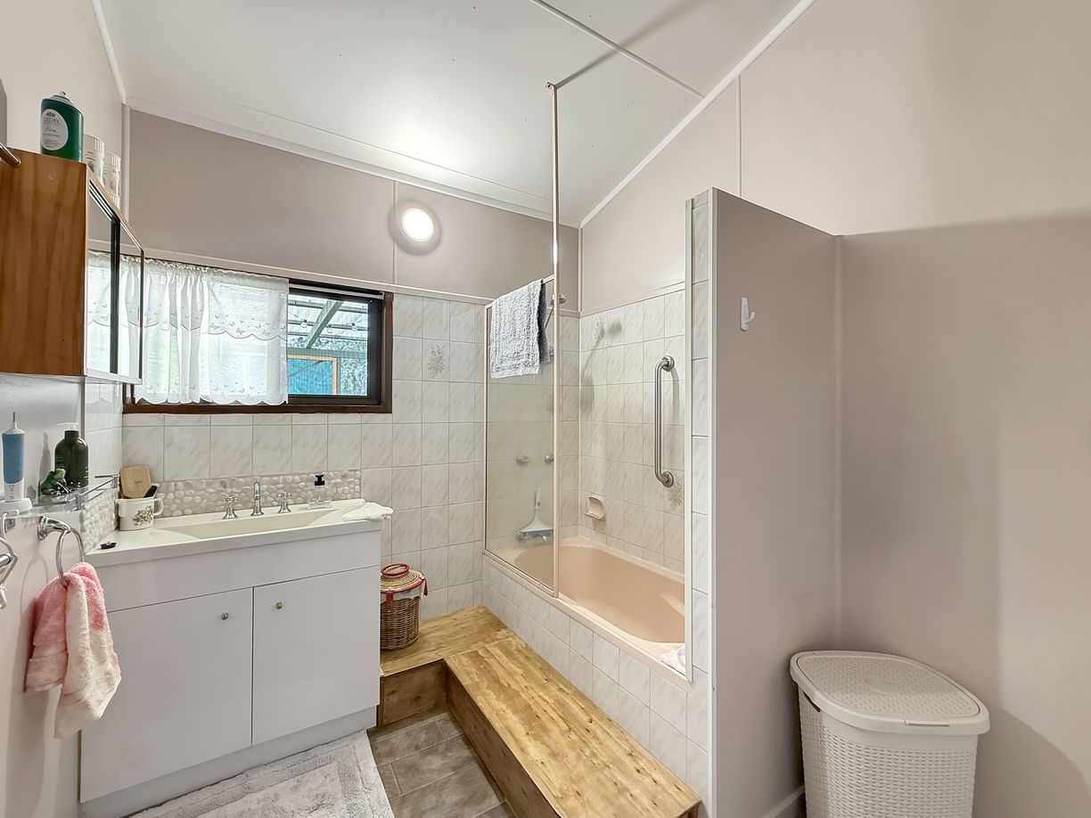 27 Agate Street — photo 10 of 19