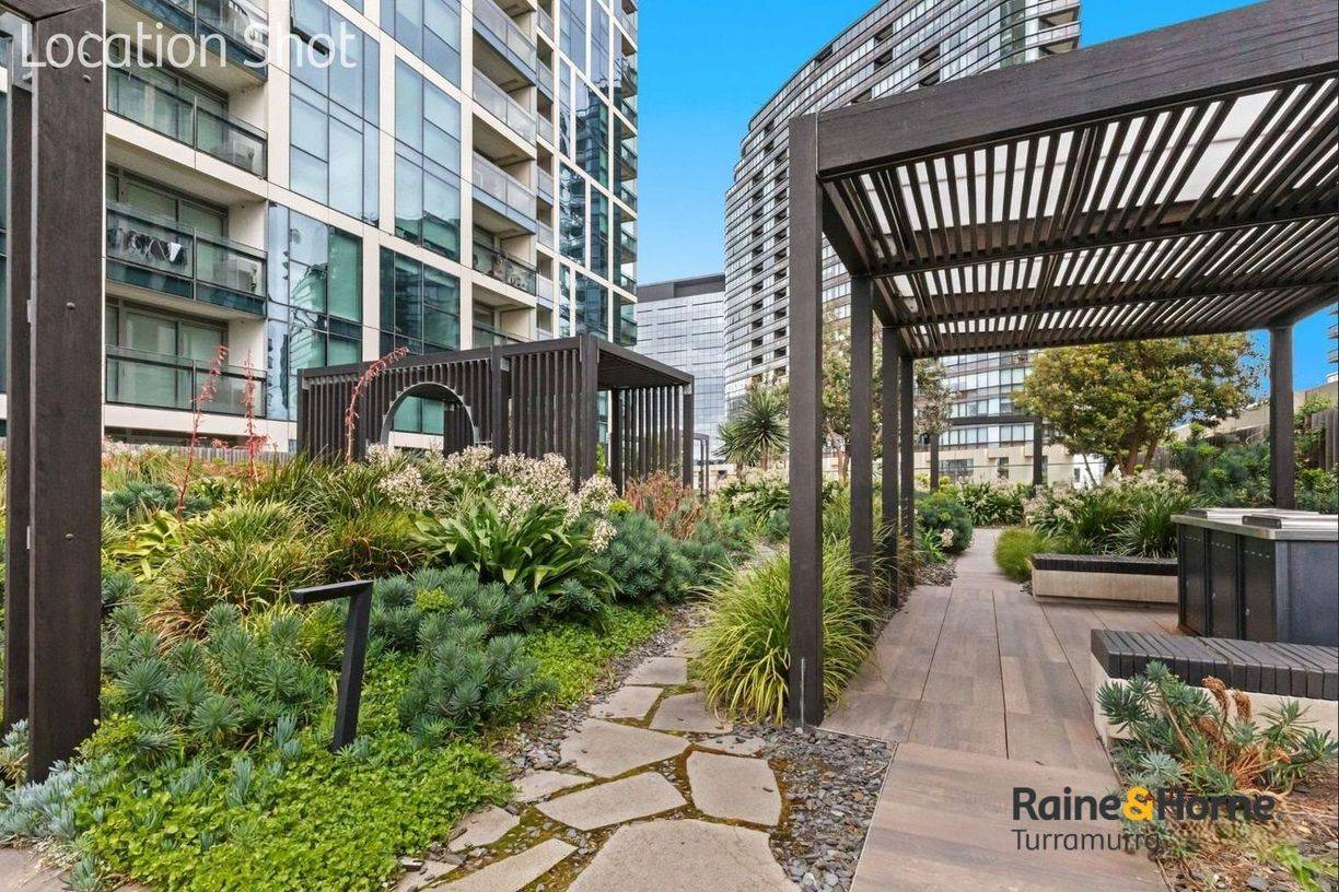 2304E/888 Collins Street — photo 10 of 14