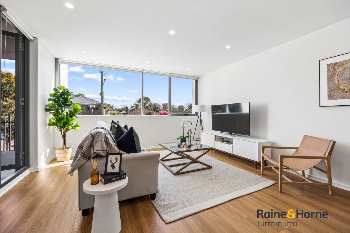 18/4-8 Bouvardia Street — photo 2 of 16