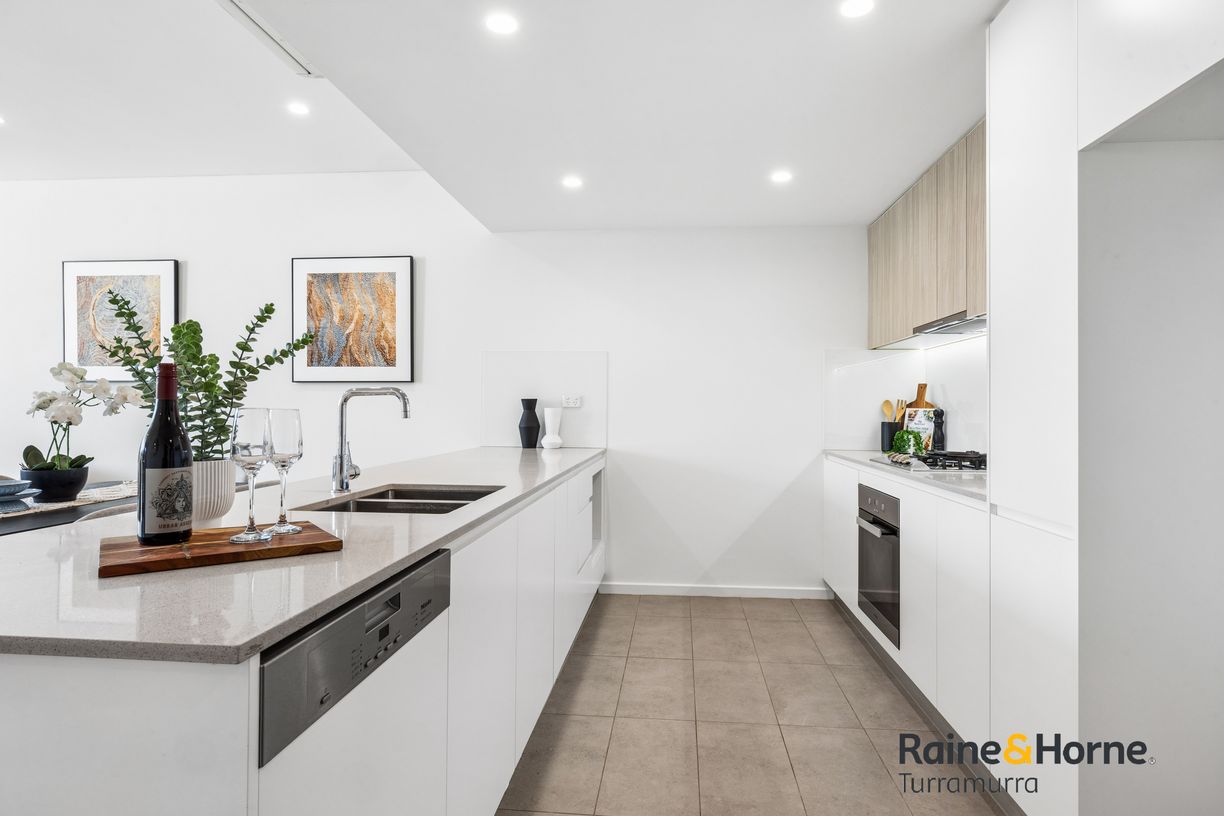 18/4-8 Bouvardia Street — photo 4 of 16