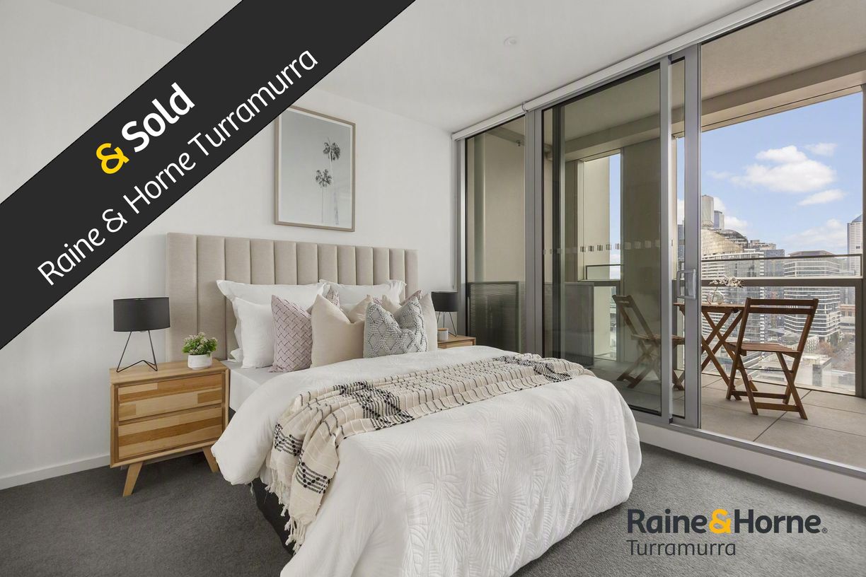 2304E/888 Collins Street — photo 5 of 14